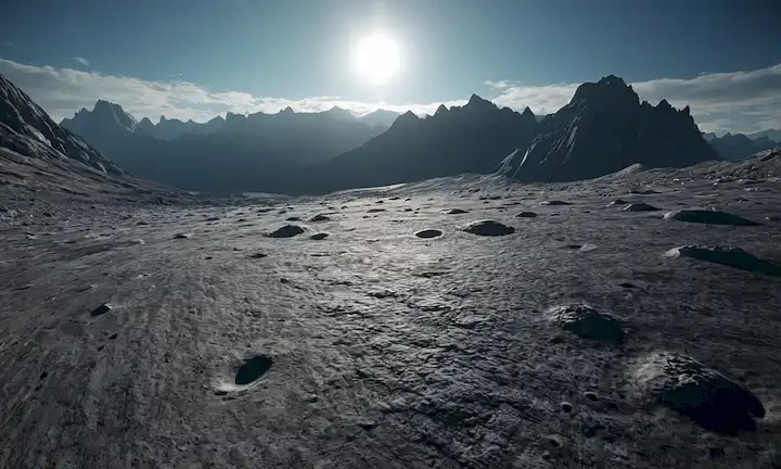 3D renderizado de un mar lunar con una superficie cráterizada, iluminada por la luz del sol arrojando largas sombras, rodeado de imponentes montañas con terrenos escarpados, nubes brillantes flotando por encima, y un horizonte distante con el cielo curvado